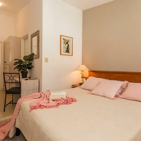 Villa Lola, Sea On A Palm! Heated Pool