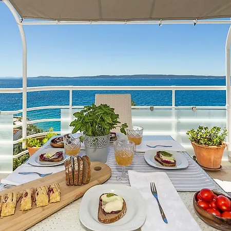 Lola, Sea On A Palm! Heated Pool Trogir