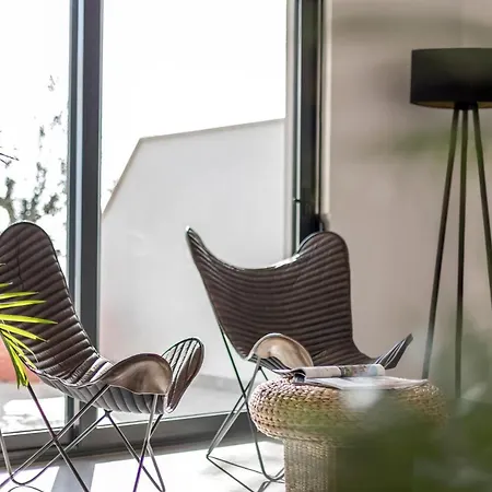 Lola, Sea On A Palm! Heated Pool Trogir