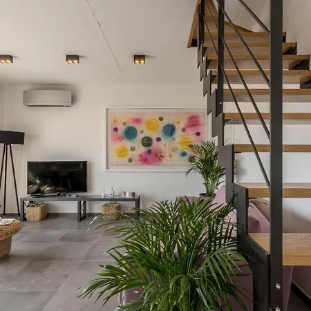 Lola, Sea On A Palm! Heated Pool Villa Trogir