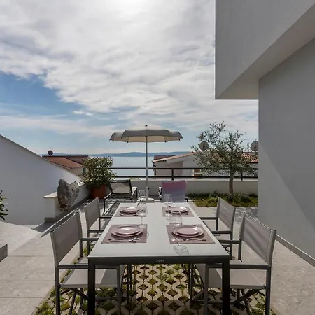 Lola, Sea On A Palm! Heated Pool Villa Trogir