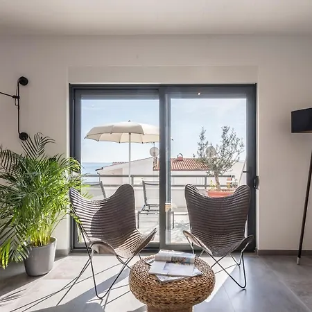 Lola, Sea On A Palm! Heated Pool * Trogir