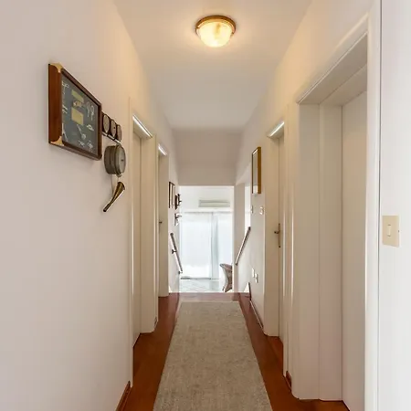 Villa Lola, Sea On A Palm! Heated Pool *