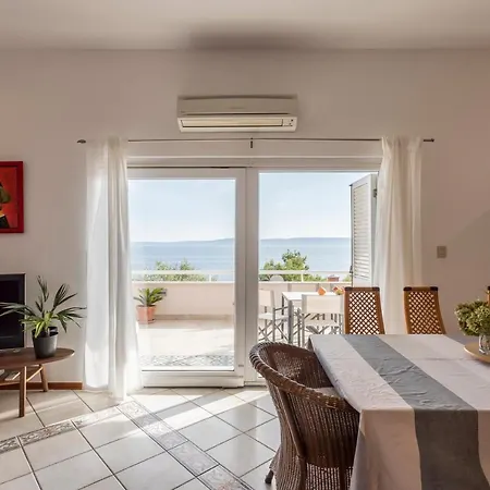 Lola, Sea On A Palm! Heated Pool * Trogir