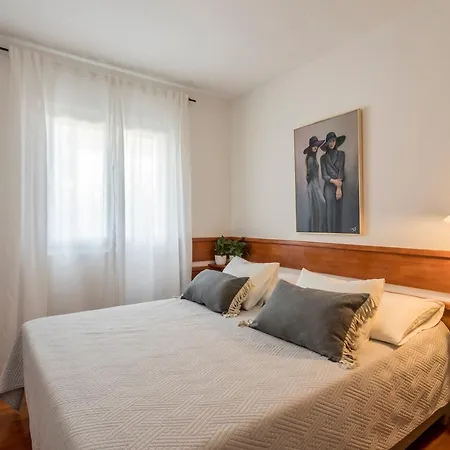 Lola, Sea On A Palm! Heated Pool Villa *