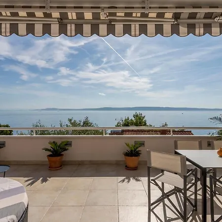 Lola, Sea On A Palm! Heated Pool Villa Trogir