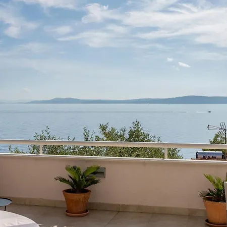 Lola, Sea On A Palm! Heated Pool Villa Trogir