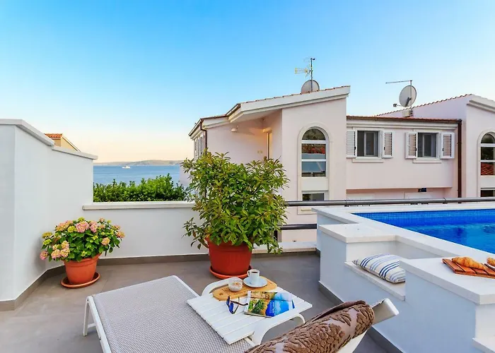 Lola, Sea On A Palm! Heated Pool Villa