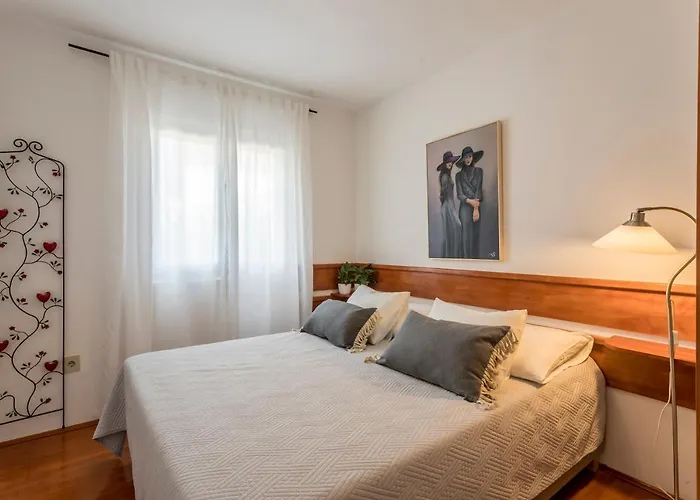 Lola, Sea On A Palm! Heated Pool Villa *