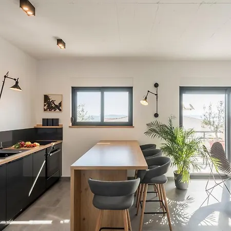 Lola, Sea On A Palm! Heated Pool *