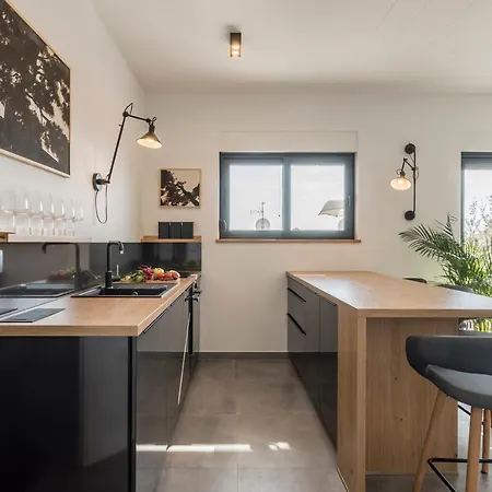 Вилла Lola, Sea On A Palm! Heated Pool