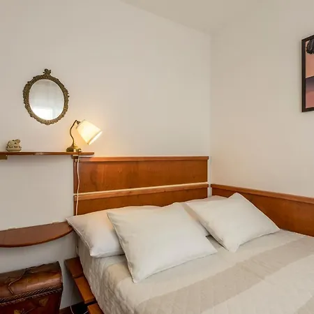 Lola, Sea On A Palm! Heated Pool Трогир