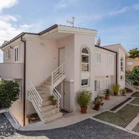 Lola, Sea On A Palm! Heated Pool Вилла