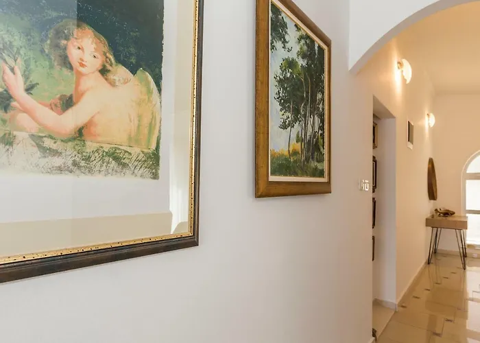 Villa Lola, Sea On A Palm! Heated Pool