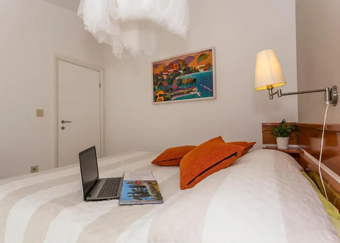 Lola, Sea On A Palm! Heated Pool Вілла Трогір