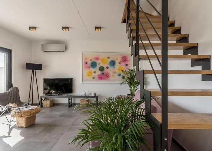 Lola, Sea On A Palm! Heated Pool Вілла Трогір