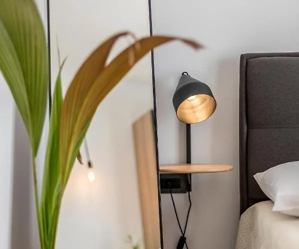 Villa Lola, Sea On A Palm! Heated Pool