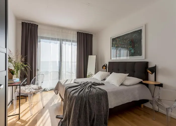 Villa Lola, Sea On A Palm! Heated Pool