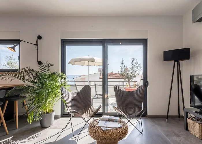 Lola, Sea On A Palm! Heated Pool * Trogir