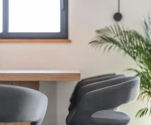 Lola, Sea On A Palm! Heated Pool Villa Trogir