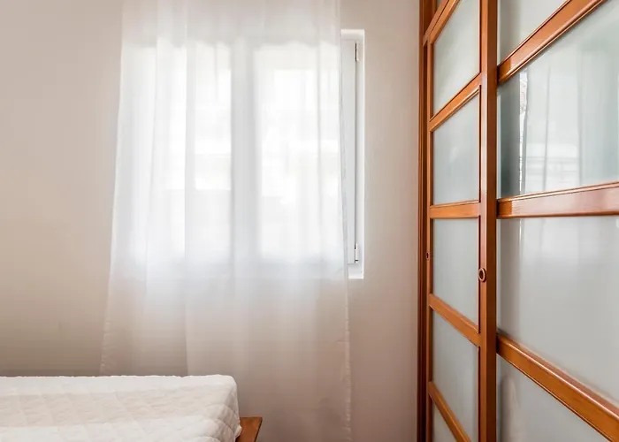 Villa Lola, Sea On A Palm! Heated Pool Trogir