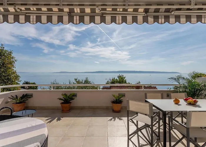 Lola, Sea On A Palm! Heated Pool Villa Trogir