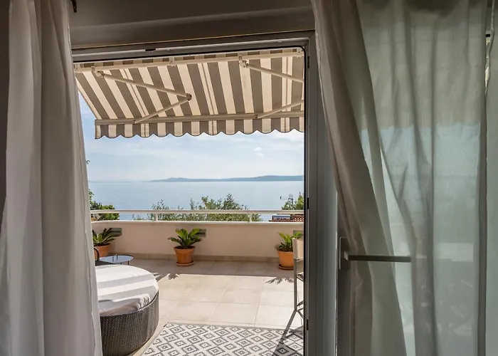Lola, Sea On A Palm! Heated Pool Трогір