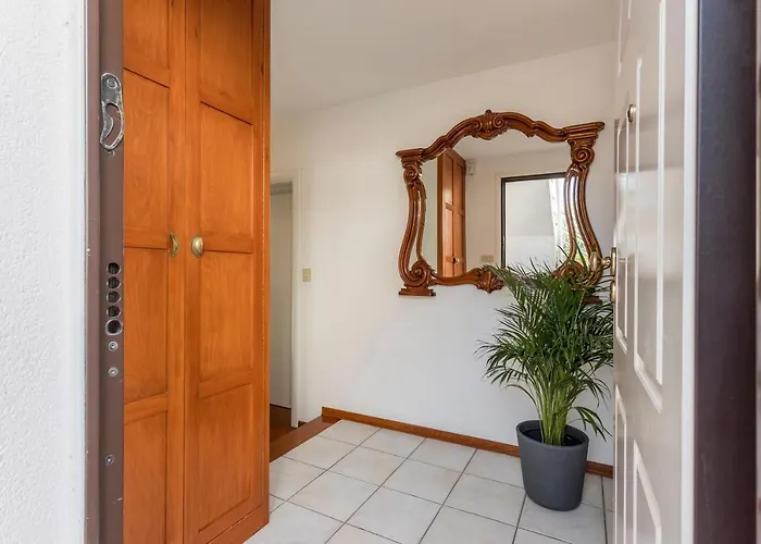 Villa Lola, Sea On A Palm! Heated Pool