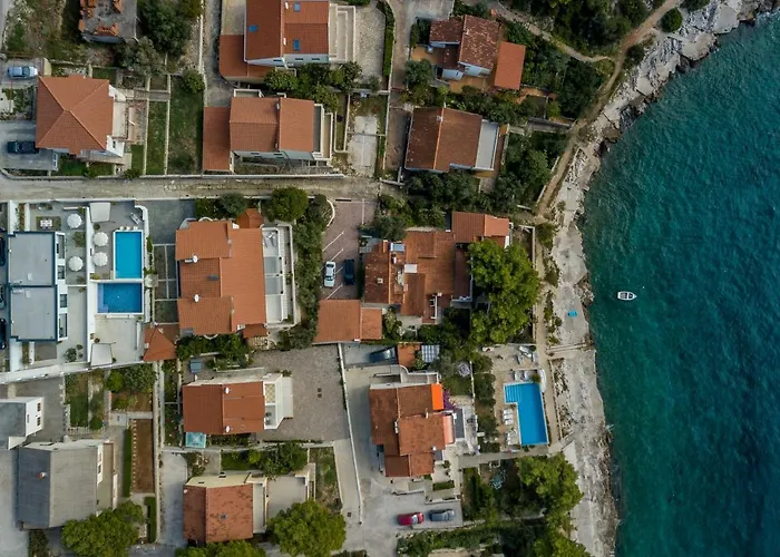 Villa Lola, Sea On A Palm! Heated Pool *