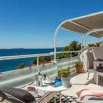 Vila Lola, Sea On A Palm! Heated Pool