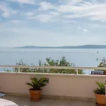 Lola, Sea On A Palm! Heated Pool Vila Trogir