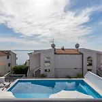 Lola, Sea On A Palm! Heated Pool * Trogir